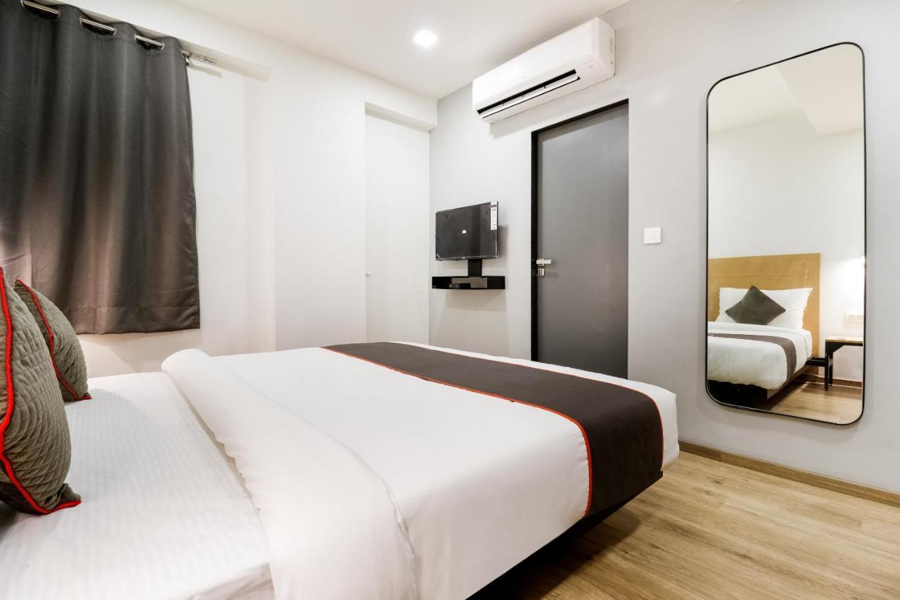 OYO Townhouse 169 Aqua Corridor Bhatha Exterior foto